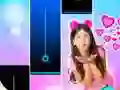 Maria Clara e JP Piano Game Tiles — δωρεάν online παιχνίδι