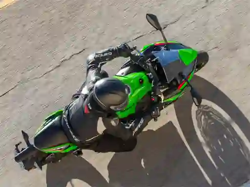 Kawasaki Ninja 650 — δωρεάν online παιχνίδι