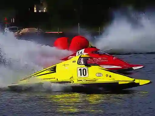 Motor Racing Boat — δωρεάν online παιχνίδι