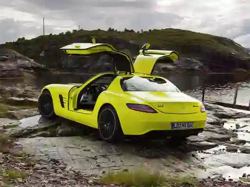 Mercedes-Benz SLS E-Cell Puzzle — δωρεάν online παιχνίδι